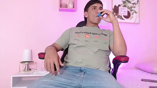 Alex Coxx online show from March 20, 2025, 8:19 pm