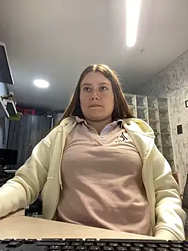 sophikinley online show from November 23, 2025, 7:29 am