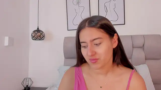 Hanna Evans   online show from October 9, 2025, 12:17 pm