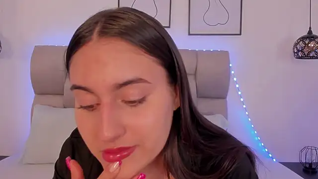 Snapshot of Hanna_Evans__ chatting on February 4, 2026, 12:44 pm Hanna Evans online show from February 4, 2026, 12:44 pm