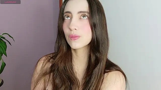 Rebbecawhite meow online show from April 17, 2026, 6:22 pm