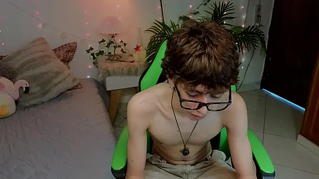 Snapshot of Matty_Sparkk chatting on June 12, 2026, 1:20 pm Matty Sparkk online show from June 12, 2026, 1:20 pm