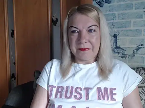 Lillia Ray online show from June 4, 2026, 5:56 am