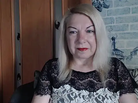 Lillia Ray online show from June 3, 2026, 6:58 am