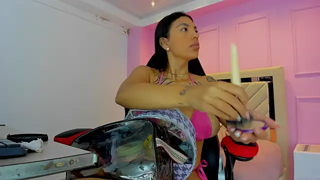 TATILARSON1 online show from March 7, 2026, 12:43 pm