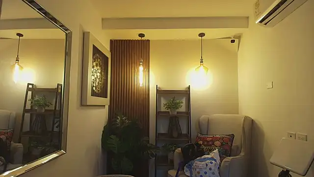 Snapshot of Coral_Lise chatting on September 11, 2025, 11:21 am Coral Lise online show from September 11, 2025, 11:21 am