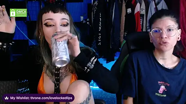 lovelockedlips online show from June 3, 2026, 1:39 am