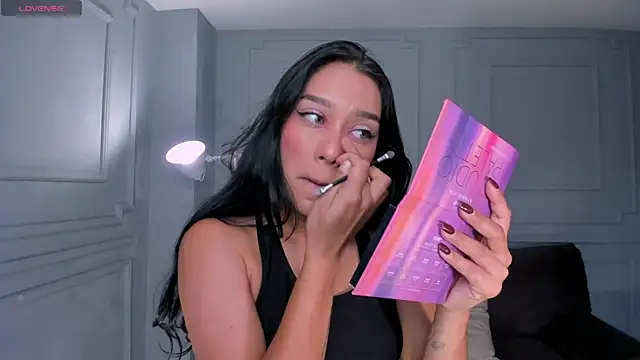 AmaliaCrus online show from April 9, 2026, 8:15 pm