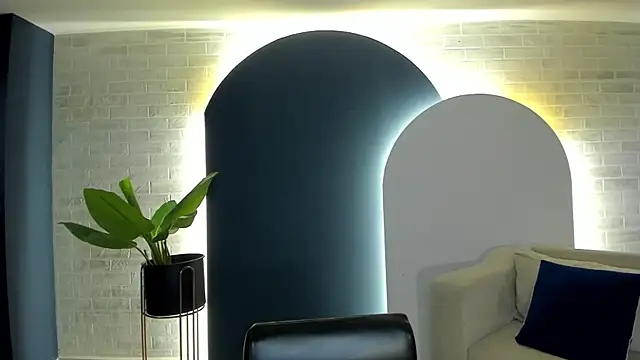 AmaliaCrus online show from April 10, 2026, 8:16 pm