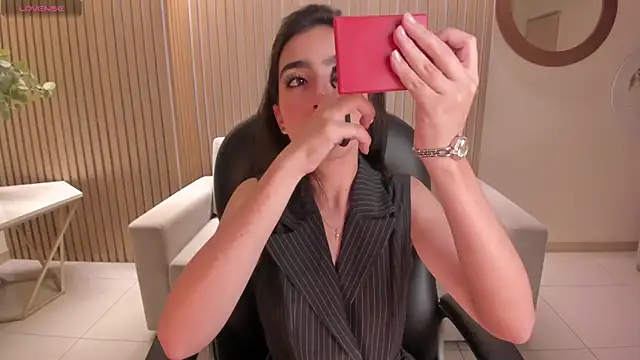 LarisaSmirnov online show from December 20, 2025, 8:12 pm