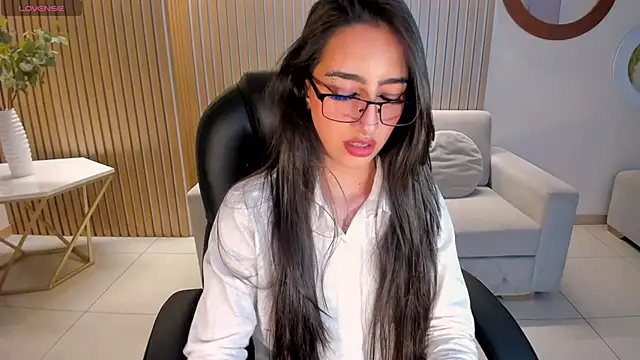 LarisaSmirnov online show from October 21, 2025, 4:01 am