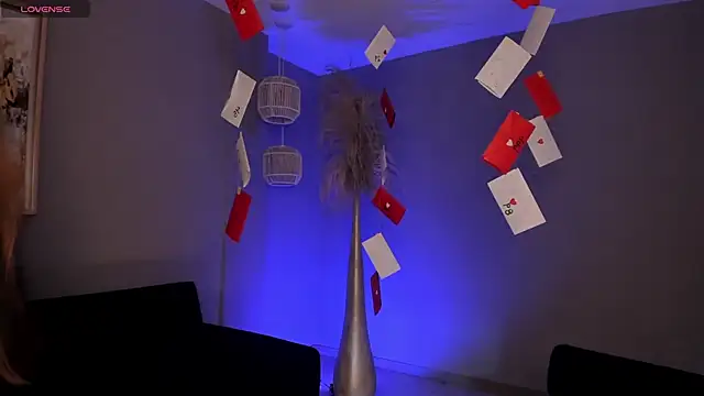 MaiaCollins online show from February 13, 2026, 7:58 pm