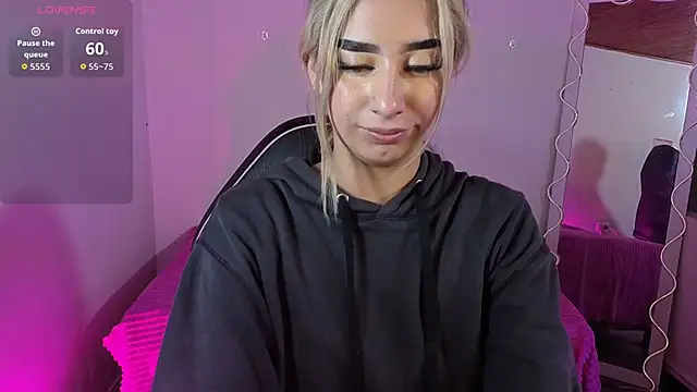 Malory tay1 online show from November 20, 2025, 7:14 pm