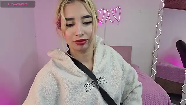 Malory tay1 online show from January 7, 2026, 7:08 pm