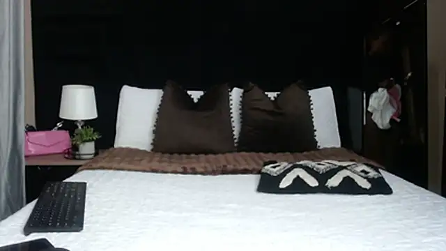 sexdevolxx online show from April 3, 2026, 5:14 am