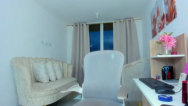 Snapshot of karol_f00x chatting on February 3, 2026, 11:15 am karol f00x online show from February 3, 2026, 11:15 am