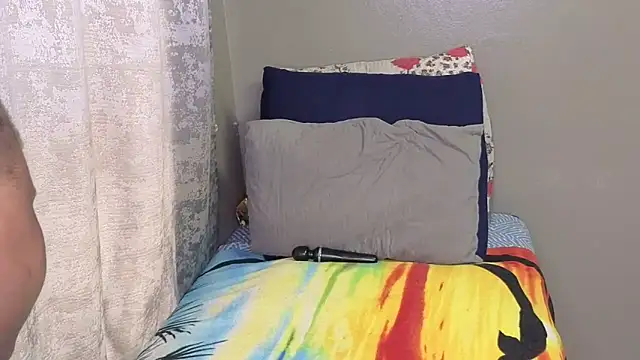 spicybootie online show from December 3, 2025, 10:25 am