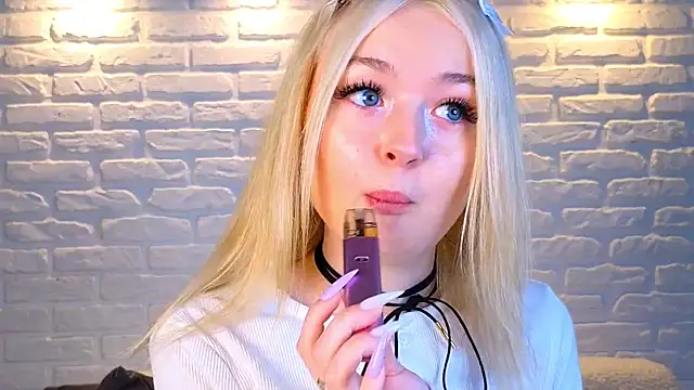 Snapshot of minigirl chatting on March 18, 2025, 4:07 am minigirl online show from March 18, 2025, 4:07 am