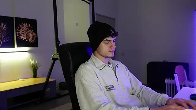 Brad Holloway online show from November 8, 2025, 8:12 pm