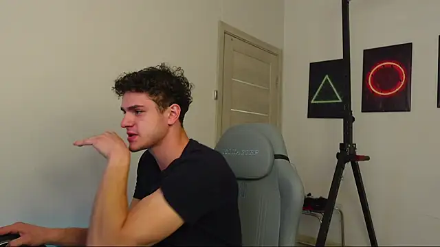 Brad Holloway online show from October 4, 2025, 1:23 pm