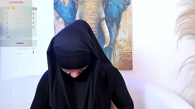 Snapshot of Layla_arabelle chatting on May 2, 2026, 2:33 pm Layla arabelle online show from May 2, 2026, 2:33 pm