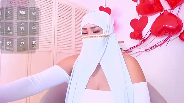 Snapshot of Layla_arabelle chatting on February 14, 2026, 8:31 pm Layla arabelle online show from February 14, 2026, 8:31 pm