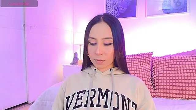 Valen ross  online show from March 25, 2026, 9:57 pm