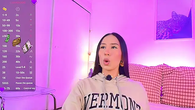 Valen ross  online show from February 8, 2026, 9:34 pm