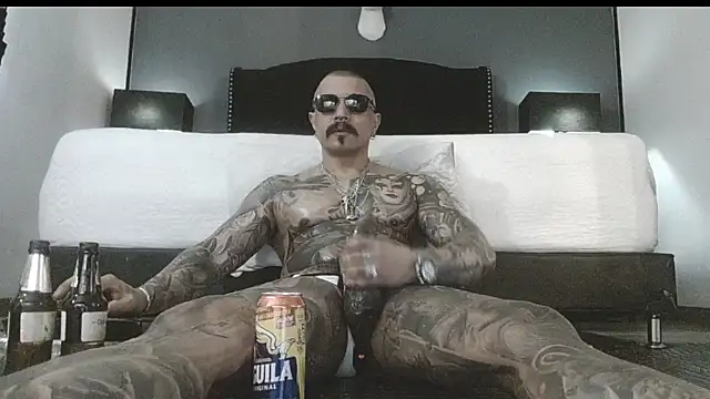 danilog515 online show from November 19, 2025, 8:53 pm