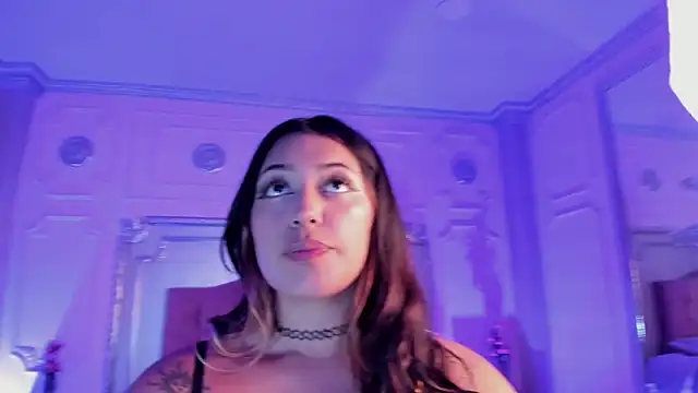 KatianPierce online show from November 12, 2025, 6:45 pm