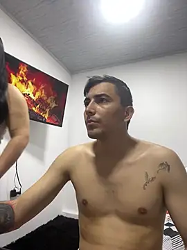 pareja curiosa19 online show from January 10, 2026, 1:56 am