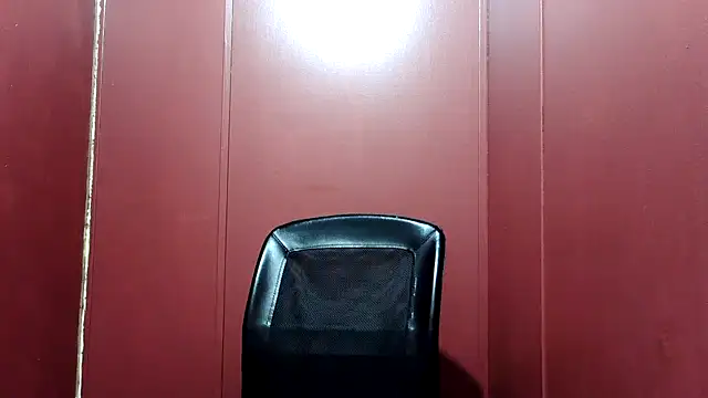 Snapshot of bwcizThrobbing chatting on October 31, 2025, 10:16 pm bwcizThrobbing online show from October 31, 2025, 10:16 pm