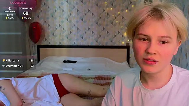 Snapshot of Tara_Lawson chatting on February 15, 2026, 7:51 am Tara Lawson online show from February 15, 2026, 7:51 am