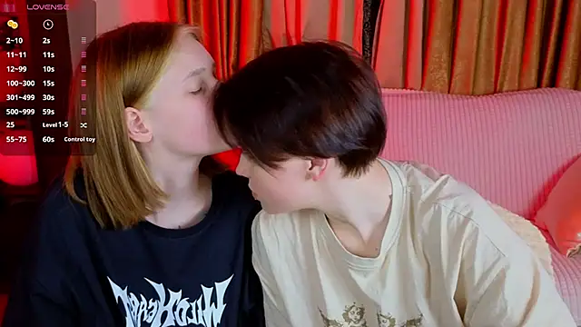 Snapshot of Tara_Lawson chatting on November 9, 2025, 7:07 pm Tara Lawson online show from November 9, 2025, 7:07 pm