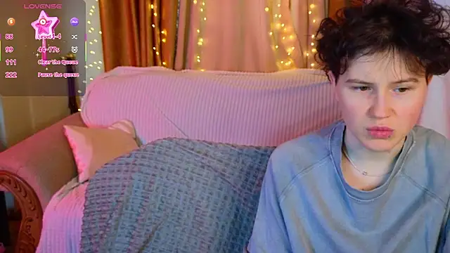 Snapshot of Tara_Lawson chatting on January 8, 2026, 7:14 am Tara Lawson online show from January 8, 2026, 7:14 am