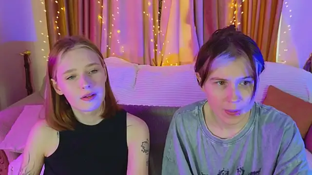 Snapshot of Tara_Lawson chatting on December 14, 2025, 8:09 am Tara Lawson online show from December 14, 2025, 8:09 am