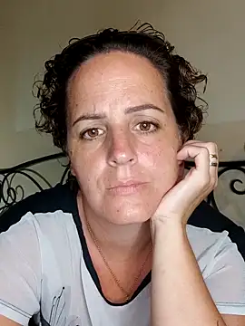 emiliemilf online show from March 18, 2026, 6:38 am