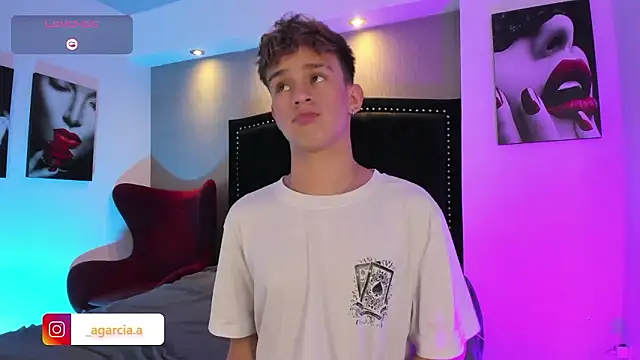 LiamWildx20 online show from March 19, 2026, 4:12 am