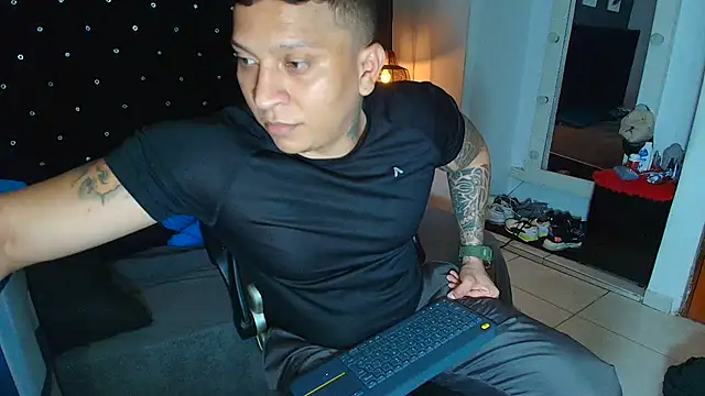 ethan dalton  online show from September 26, 2025, 3:24 am