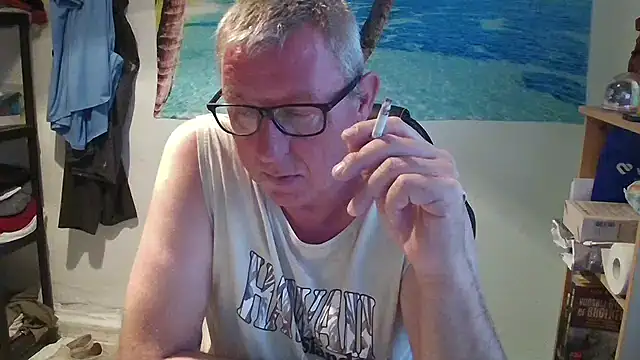 Snapshot of JamesBauer chatting on June 4, 2026, 5:12 am JamesBauer online show from June 4, 2026, 5:12 am