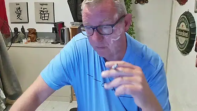 Snapshot of JamesBauer chatting on April 23, 2026, 4:19 am JamesBauer online show from April 23, 2026, 4:19 am