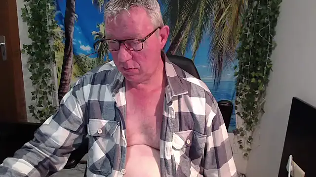 JamesBauer online show from December 18, 2025, 4:50 am