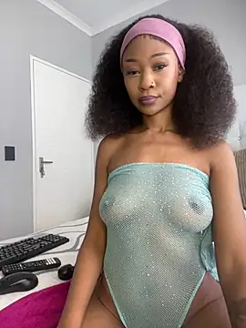 Snapshot of Candy_CaneXx chatting on July 21, 2026, 10:05 am Candy CaneXx online show from July 21, 2026, 10:05 am