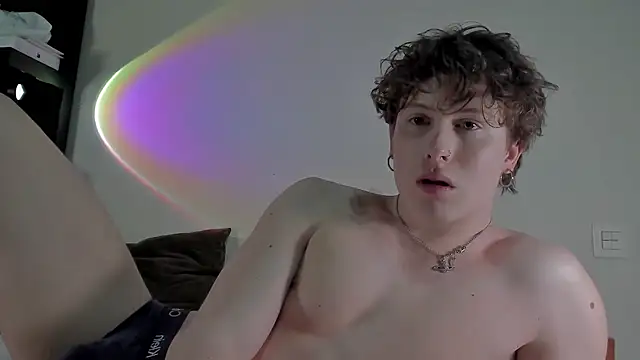 Snapshot of RobFavorite1 chatting on March 15, 2025, 10:44 pm RobFavorite1 online show from March 15, 2025, 10:44 pm