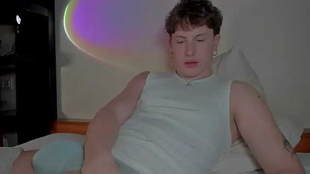 Snapshot of RobFavorite1 chatting on March 19, 2025, 10:09 pm RobFavorite1 online show from March 19, 2025, 10:09 pm