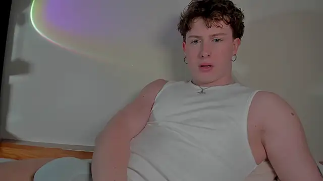 Snapshot of RobFavorite1 chatting on March 21, 2025, 6:18 pm RobFavorite1 online show from March 21, 2025, 6:18 pm