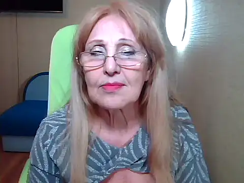 Margo Sweety online show from March 17, 2025, 9:02 pm