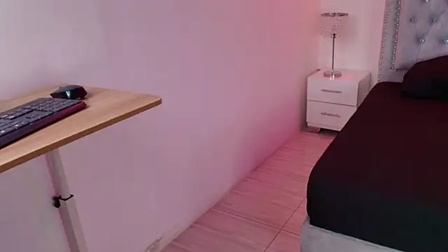 Lia adamsss online show from June 6, 2026, 3:56 am