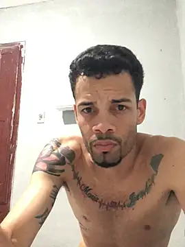 HenriquePhn online show from July 27, 2026, 2:40 am