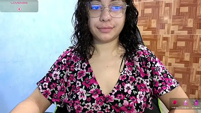 Snapshot of Mabbaldama chatting on September 13, 2025, 11:32 am Mabbaldama online show from September 13, 2025, 11:32 am